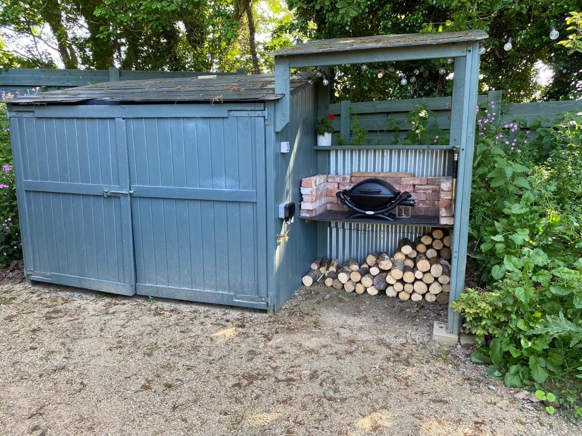 Rathnew Cosy Double Shepherds Hut In Beautiful Wicklow With Underfloor Heating Throughout מראה חיצוני תמונה